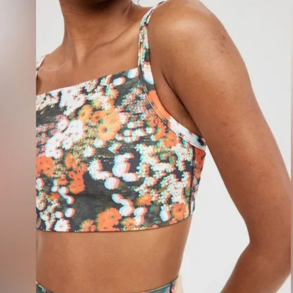 Offline by Aerie Sports Bra Blurred Floral Adjustable - small - Picture 2 of 8
